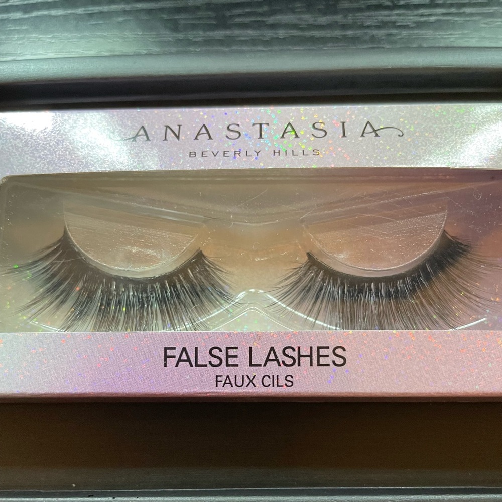 Lashes! - Picture 3 of 3